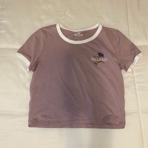 hollister ultra cropped tee with flower detailing
